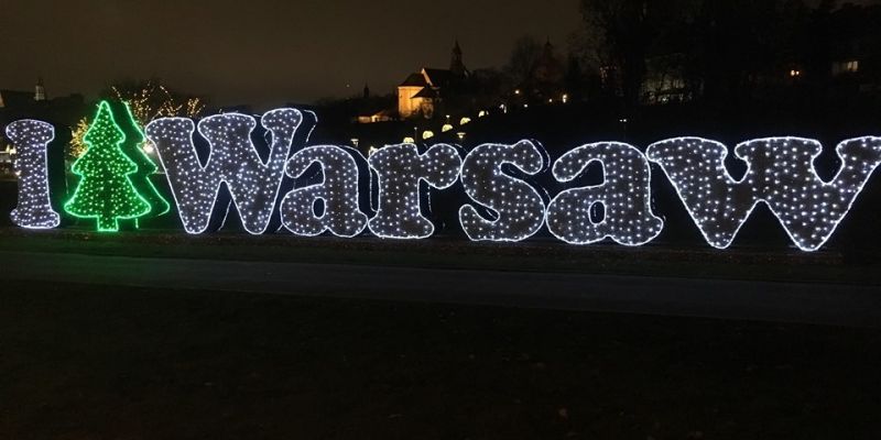Warszawa zaświeciła milionami lampek