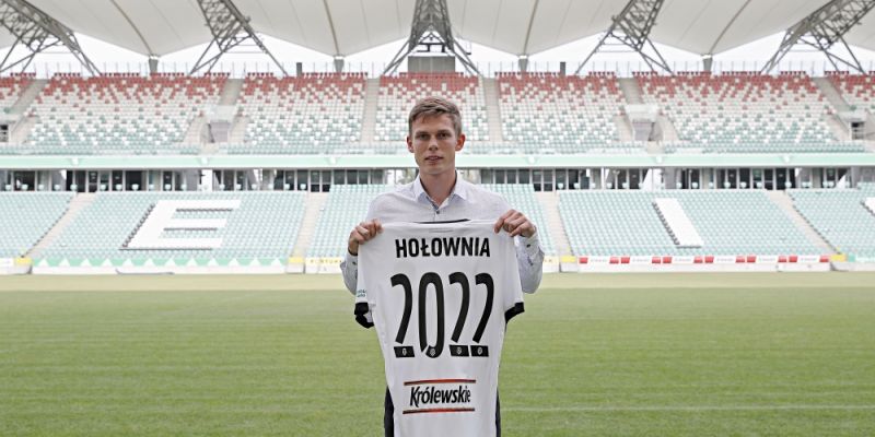 Mateusz Hołownia podpisał kontrakt z Legią