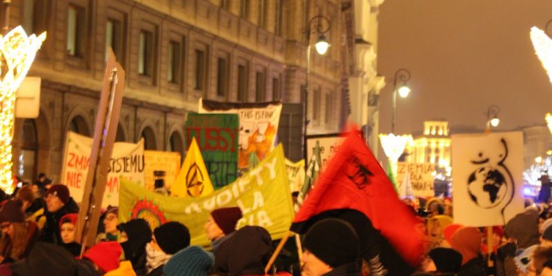 Protest Klimatyczny  „Ostatni Bal” przeszedł ulicami stolicy
