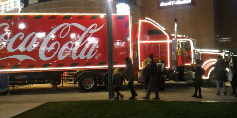 Świąteczna ciężarówka Coca-Coli odwiedziła Warszawę