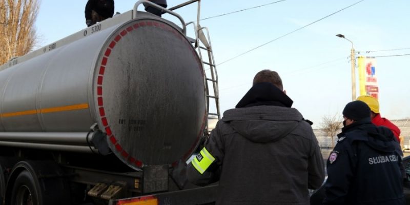 Sprzedaż nielegalnego paliwa naraziła Skarb Państwa na straty w wysokości 190 mln złotych