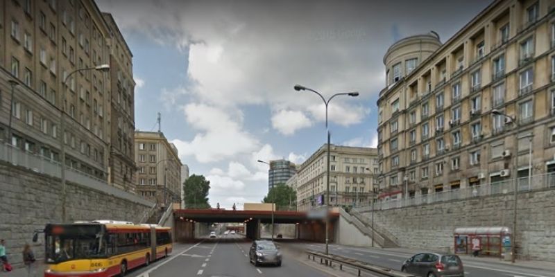 Ulica Lecha Kaczyńskiego, a może Trasa Łazienkowska? Jaka nazwa dla kluczowej arterii stolicy?