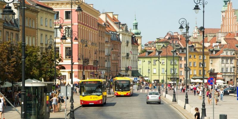 Krakowskie Przedmieście deptakiem. Zmiany w ruchu