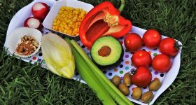 Jak komponować dietę wiosną – kilka cennych rad od dietetyka