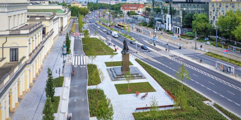 Zielona metamorfoza placu Bankowego wkracza w nowy etap