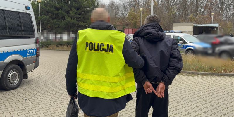 Złodziej multirecydywista napadał na seniorki na Pradze-Północ: grozi mu ponad 22 lata więzienia