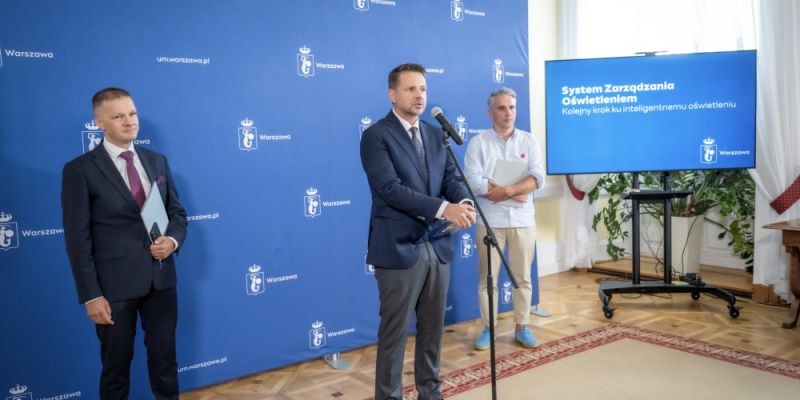 Inteligentne latarnie na ulicach Warszawy