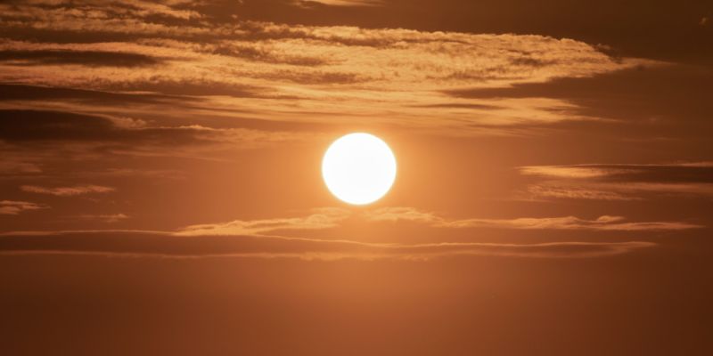 Upały uderzają w Warszawę. Jak przygotować się na wysokie temperatury?