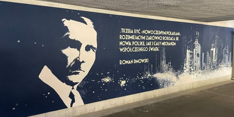 Mural na stacji Warszawa Wschodnia upamiętniający Romana Dmowskiego, jednego z ojców niepodległości Polski