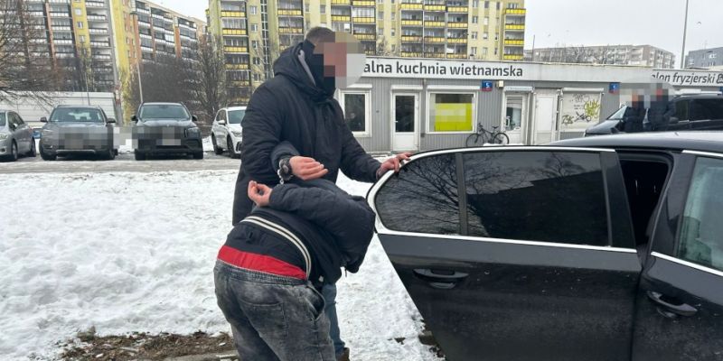 Skuteczna akcja kryminalnych na Pradze-Południe: fikcyjna kaucja za potrącenie ciężarnej