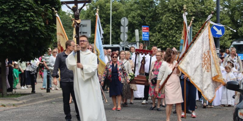 [Fotorelacja] Ulicami Warszawy przeszły procesje Bożego Ciała