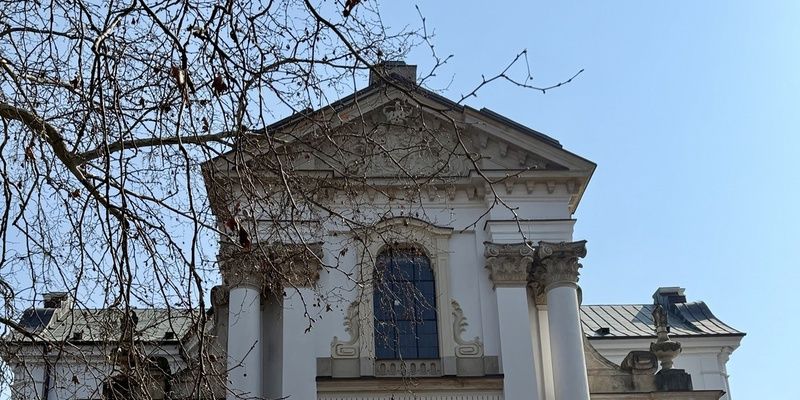 Zielone Świątki w Lesie Bielańskim. Piknik, koncert i tradycyjne przepłynięcie tratwą