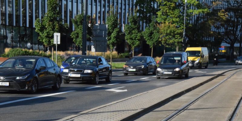 Bezpieczniej na rondzie Kercelak - zakończono zmiany w organizacji ruchu