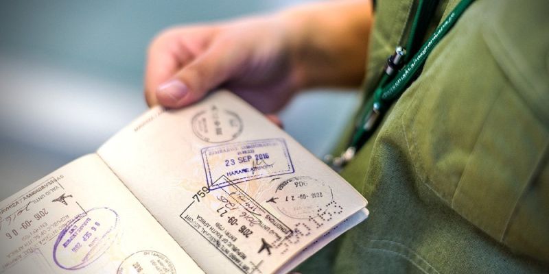 Paszport poprawiony długopisem nie wystarczył. Brytyjczyk nie dostał się do Polski