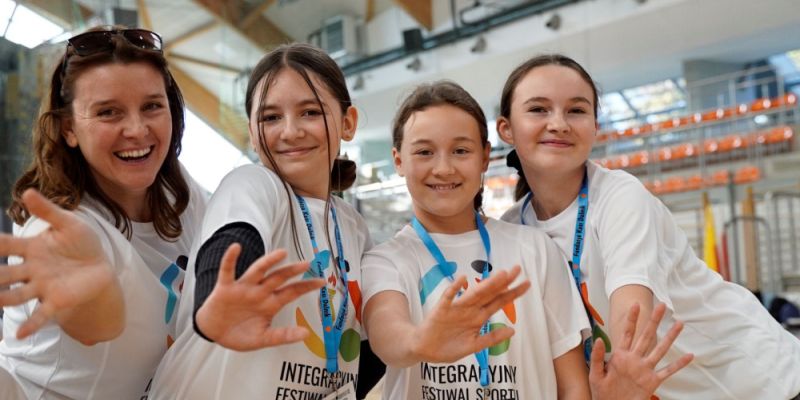 Integracyjny Festiwal Sportu na Woli: 300 uczniów zmierzyło się w sportowych dyscyplinach