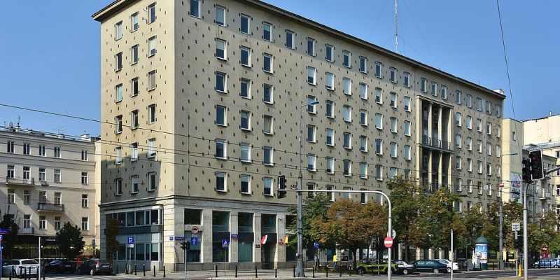 Stolica odda nieruchomości terytorialsom i Akademii Pożarniczej