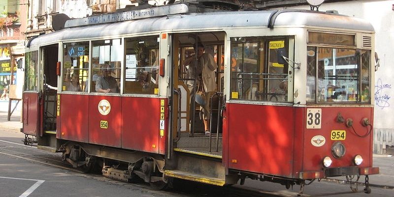 Zabytkowy tramwaj kursuje po Warszawie