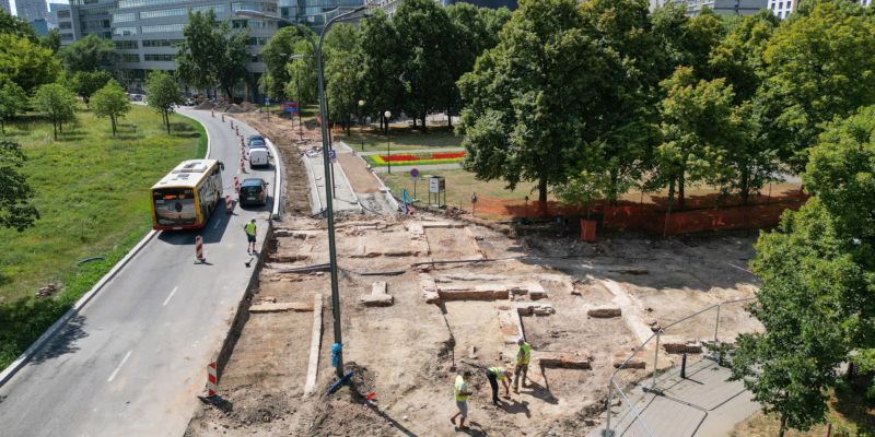 Relikty dawnej Warszawy odkryte w trakcie przebudowy Marszałkowskiej