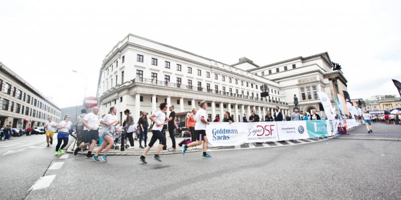 Uczestnicy Warszawa Business Run po raz kolejny pobiegli dla podopiecznych Fundacji Jaśka Meli Poza Horyzonty.