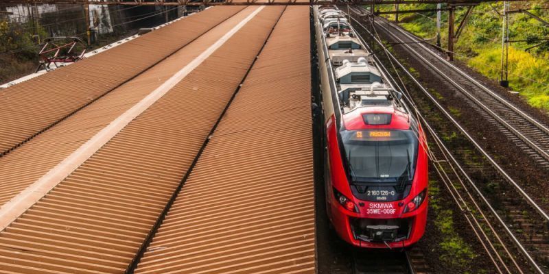 Ogromna awaria pociągów po burzy: opóźnienia nawet o 150 minut