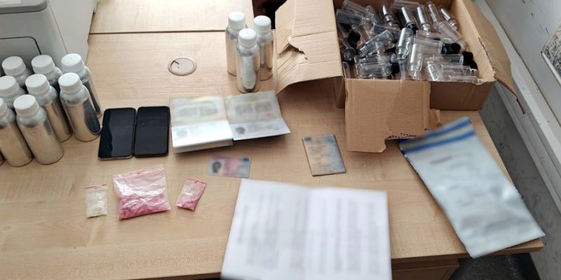 Śródmieście: wpadli z „pigułką gwałtu” i narkotykami wartymi fortunę