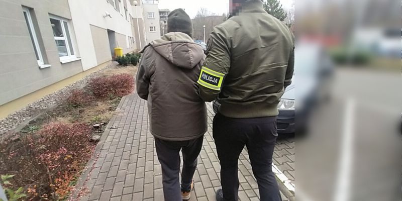 80-latek potrącił pieszego i uciekł