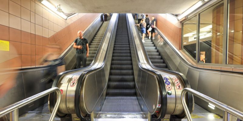 Od jutra utrudnienia na stacji metra Centrum - rozpoczyna się remont wszystkich schodów ruchomych