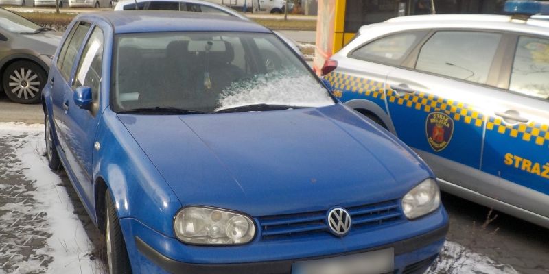 Niespodzianka dla Straży Miejskiej: porzucony Volkswagen okazał się pojazdem utraconym