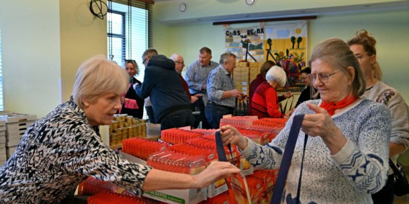 Świąteczne paczki dla potrzebujących gdynian przygotowane