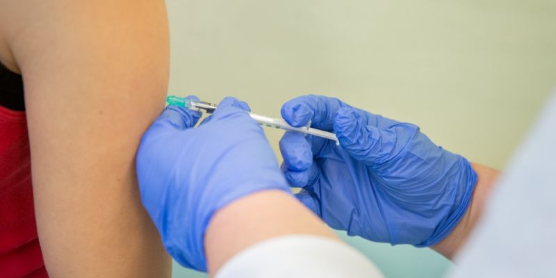 Jak łatwo znaleźć punkt szczepień przeciw COVID-19 w Warszawie?