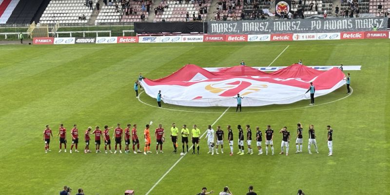 Pierwsza porażka „Czarnych Koszul” w sezonie 2025/26. Polonia Warszawa 1:2 GKS Tychy