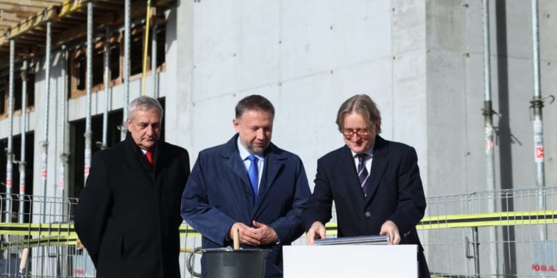 Nowy ośrodek medyczny MSWiA w Warszawie. Lekarze będą szkolić się w operacjach robotycznych na odległość