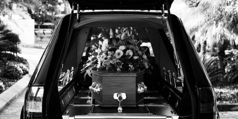 Jak domy pogrzebowe przystosowują się do zmieniających się norm i tradycji pogrzebowych?