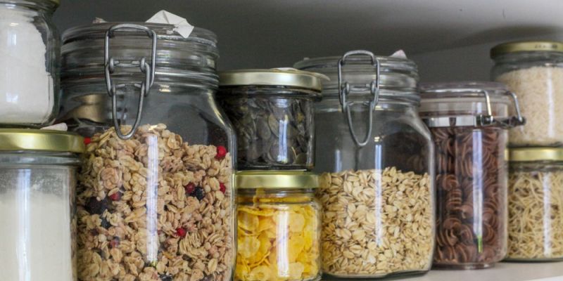 ,,Warszawskie targowiska nie marnują'' (i inspirują) - jak stolica walczy z marnowaniem żywności?