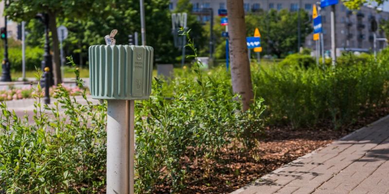 Warszawa w obliczu upałów: miejskie systemy chłodzenia i punkty nawadniania