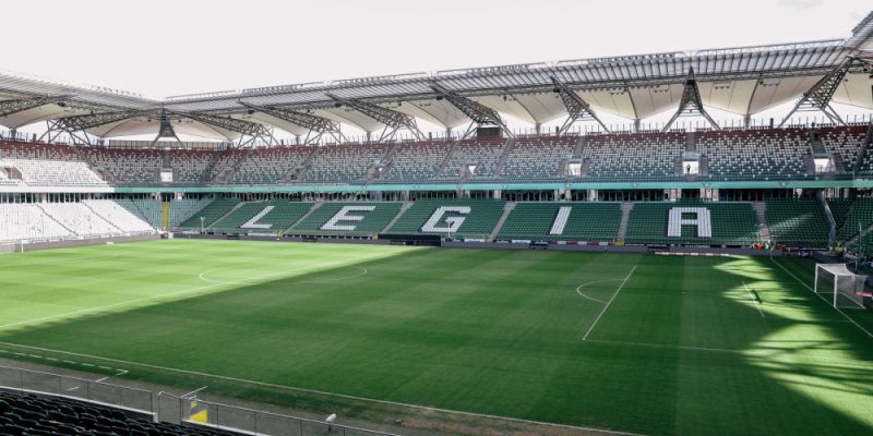Legia zagra z Lechem: Czasowe utrudnienia w ruchu i wzmożone patrole policji