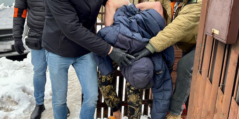 Tragiczne odkrycie na Targówku. Policja ujawnia zdjęcia i film z akcji