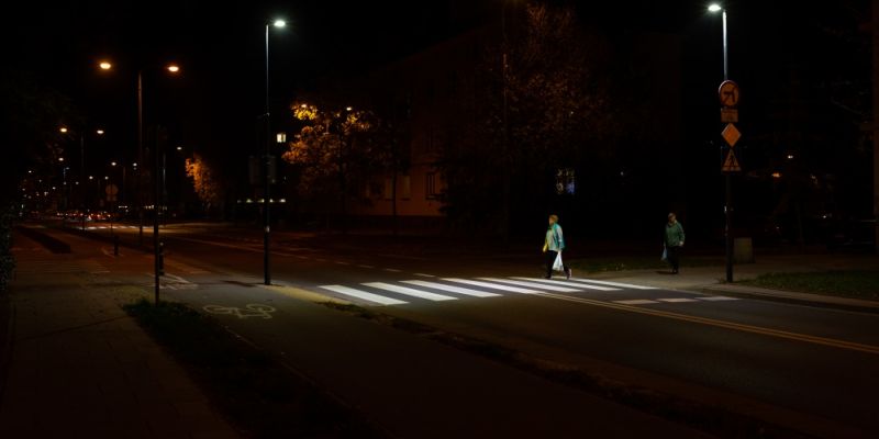 Drogowcy doświetlają przejścia na Pradze-Południe