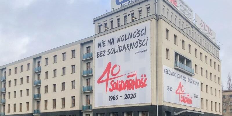 Kara za banery na budynku NSZZ "Solidarności"