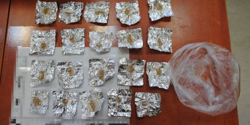 W ubiegły weekend policjanci zatrzymali 13 osób z narkotykami.