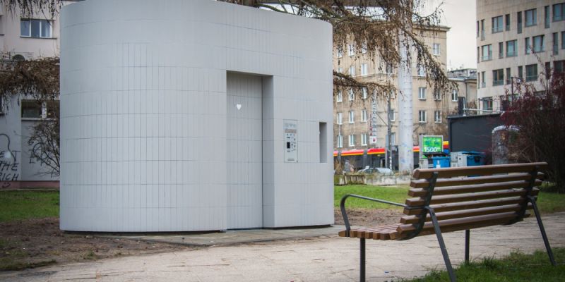 Pojawiły się nowe toalety automatyczne w  Warszawskich parkach