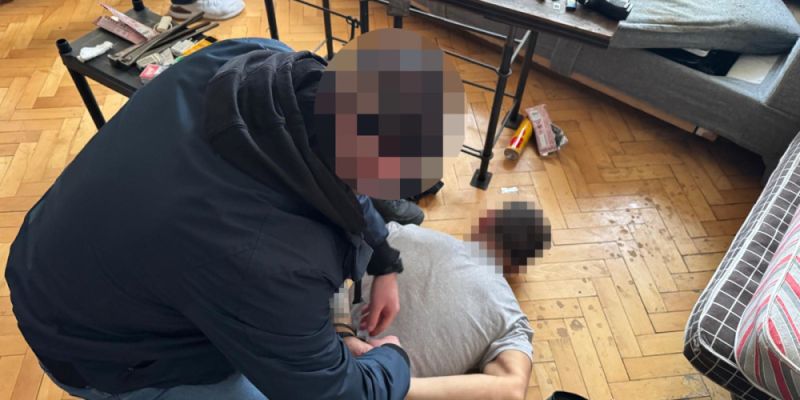 Strzały w kierunku liceum przy Marszałkowskiej. Policja zatrzymała 43-latka