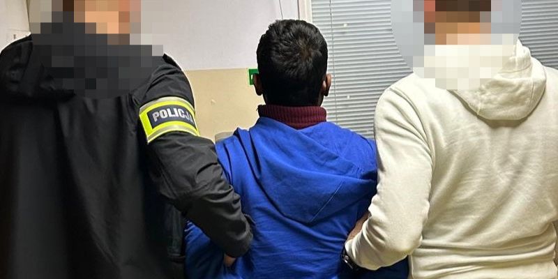 Policja uderzyła w nielegalny handel e-papierosami. Zabezpieczono tysiące produktów bez akcyzy