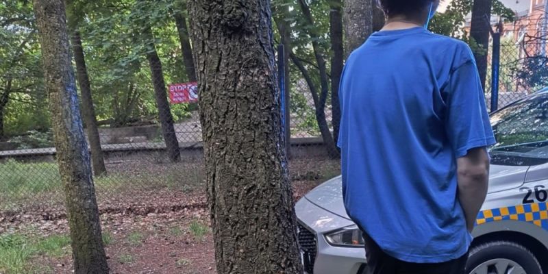 Niepokojące zdarzenie w Parku Praskim – mężczyzna obnażał się przy wybiegu niedźwiedzi