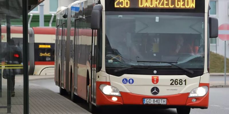 Krótsze trasy i częstsze kursy komunikacji miejskiej w Gdańsku