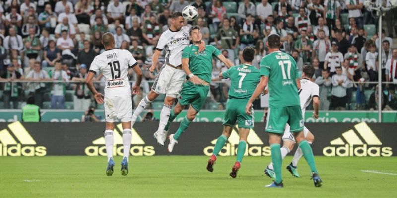 Premierowe gole Kanté i Carlitosa. Legia w II rundzie eliminacji Ligi Mistrzów