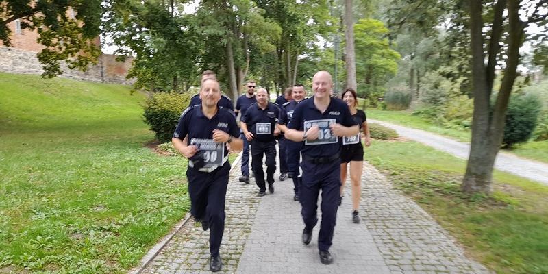 Policjanci biorą udział w charytatywnym biegu o Buzdygan