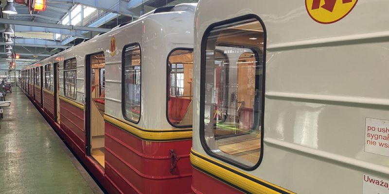 Pociągi metra w darze dla Kijowa