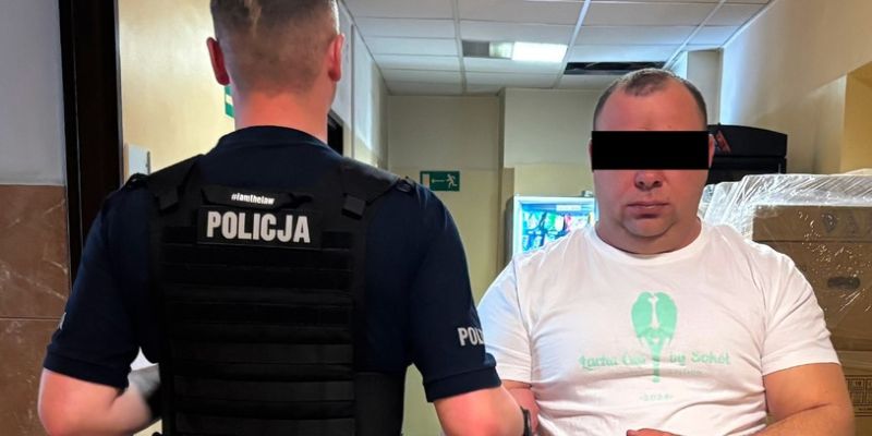 Zarzuty znęcania się i nakaz opuszczenia lokalu: Policja zatrzymała agresywnego 38-latka
