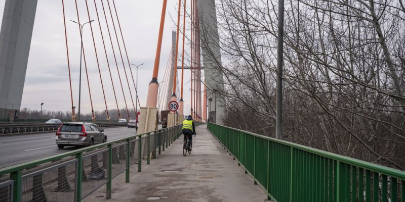 Rozpoczyna się remont ciągów pieszo-rowerowych na Moście Siekierkowskim